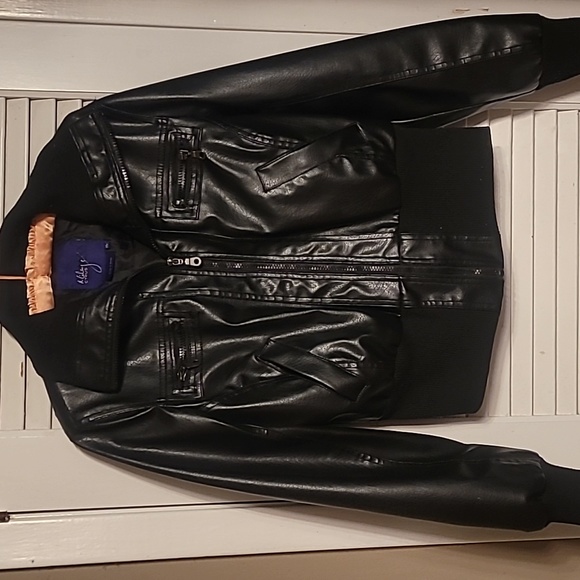 Jacket - Picture 1 of 3